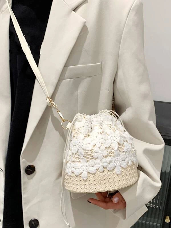 Lace Panel Drawstring Design Straw Bag