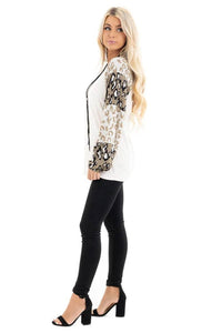 White T-Shirt With Leopard Print Bubble Sleeves